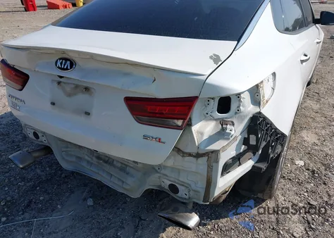 2018 Kia Optima Sx Turbo z USA, uszkodzony, nr VIN 5XXGV4L22JG205176